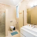 Vibrant And Spacious Downtown Flat *