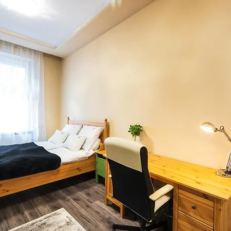 Apartment Vibrant And Spacious Downtown Flat