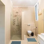 Vibrant&spacious Downtown Flat Apartman